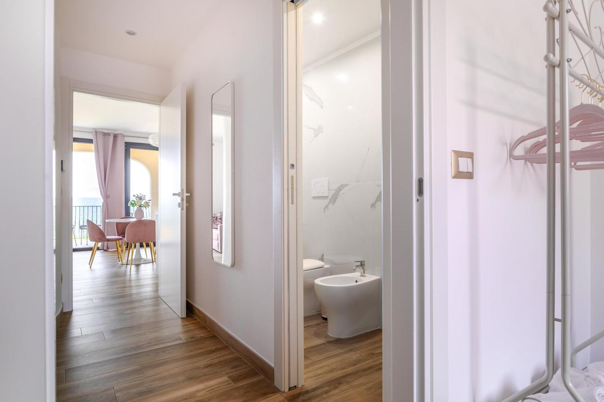 Casa Vacanze Maddalena - Palazzetto Sul Lago - Diamante Rosa มาร์ตา ภายนอก รูปภาพ